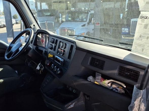 2025 Kenworth D5 image 19