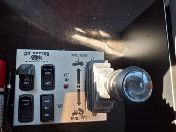 2025 Kenworth T880 image 19