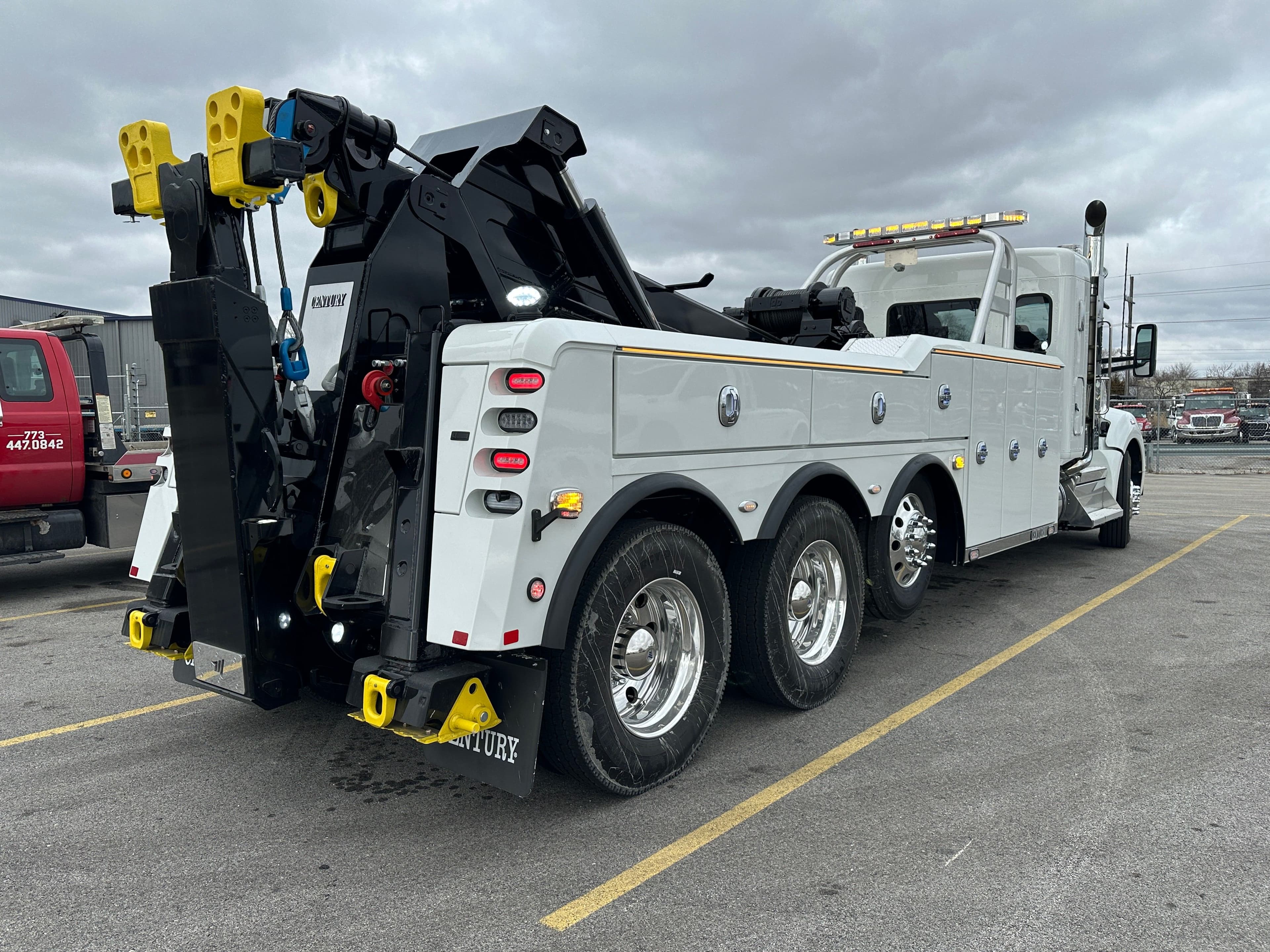 2025 Kenworth T880 with a Century 7035 image 4