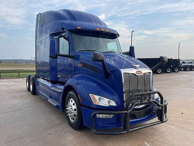 2023 Peterbilt 579 image 4