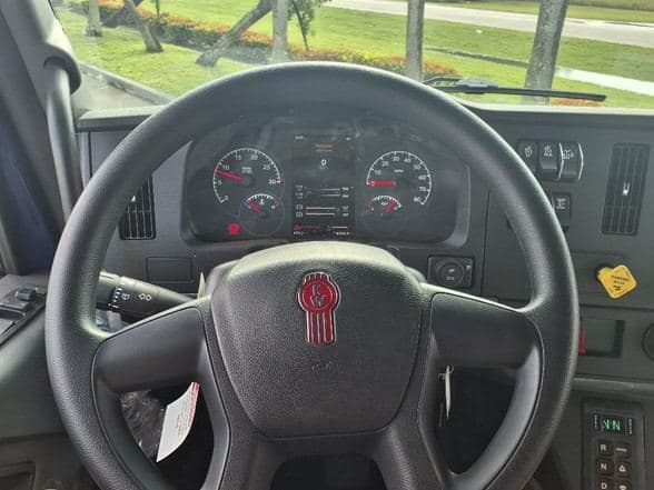 2025 Kenworth D5 image 12