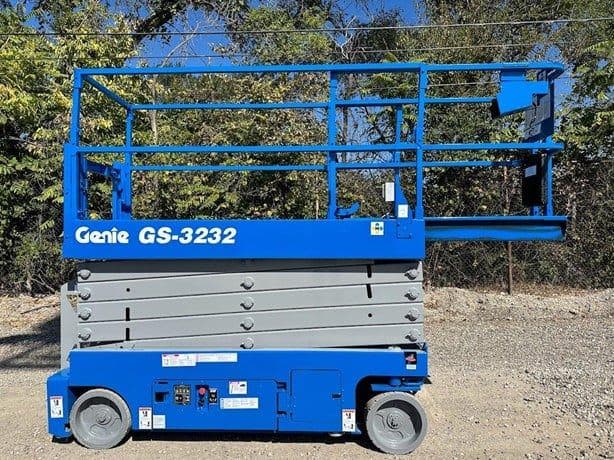 2013 GENIE GS-3232 image 2