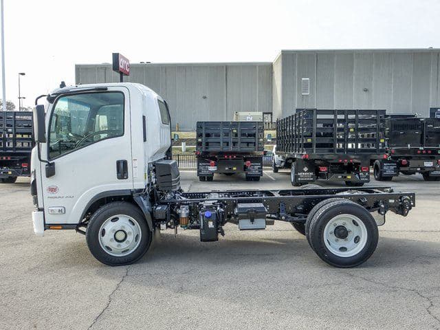 2025 Chevrolet 4500 HD LCF Diesel Base image 6