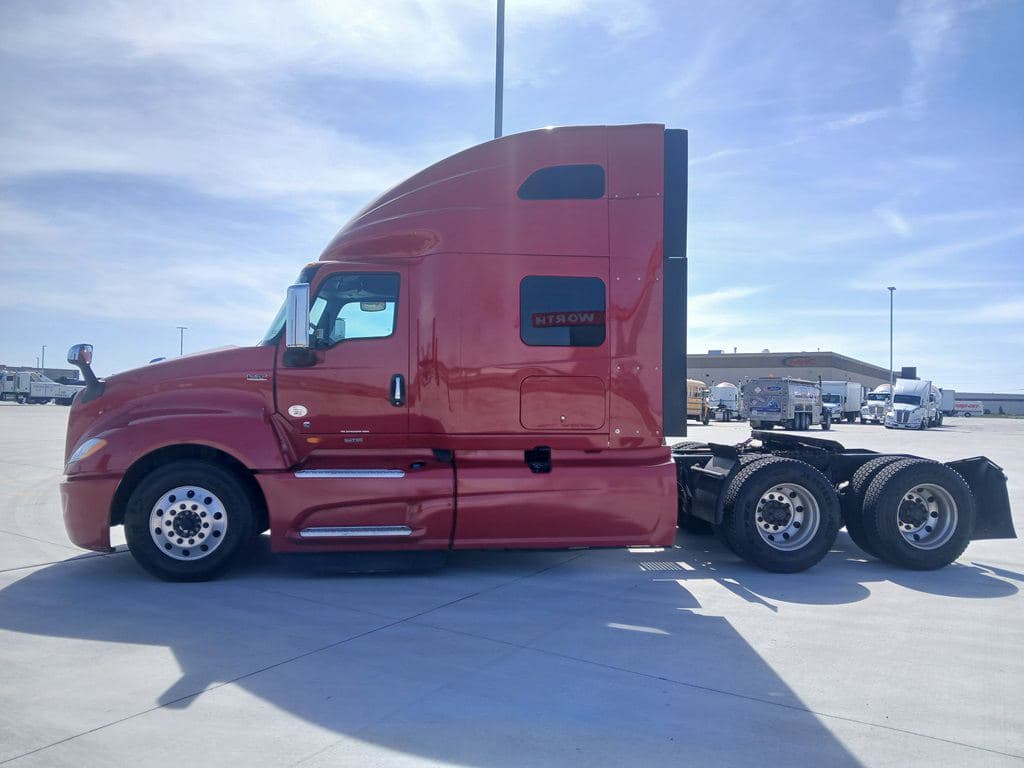 Used 2021 INTERNATIONAL LT625 image 9