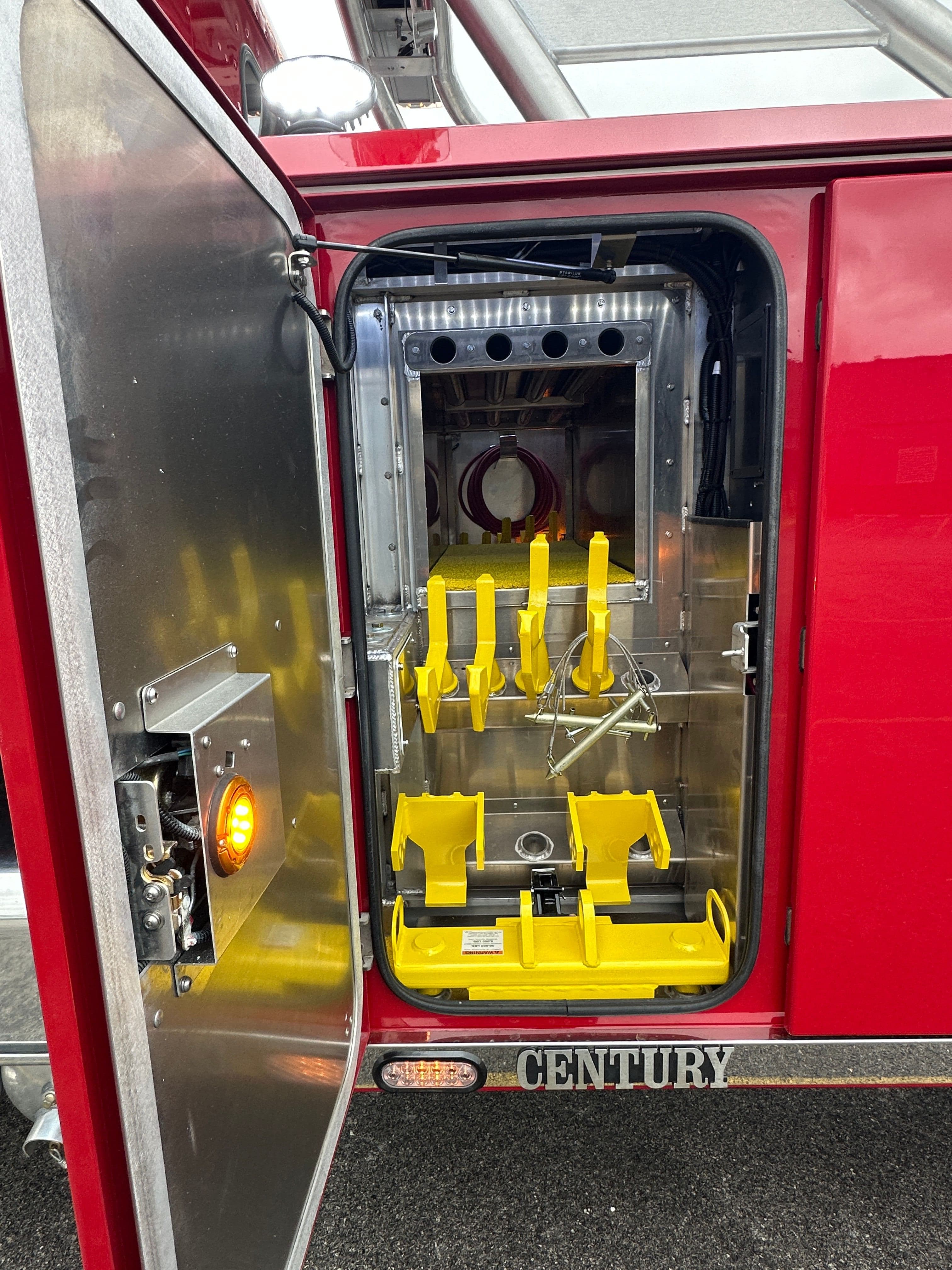 2025 Peterbilt 589  WITH A CENTURY 5130  (SK#: 6165C) image 8