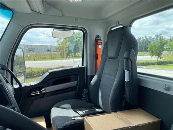 2025 Kenworth T880 image 22