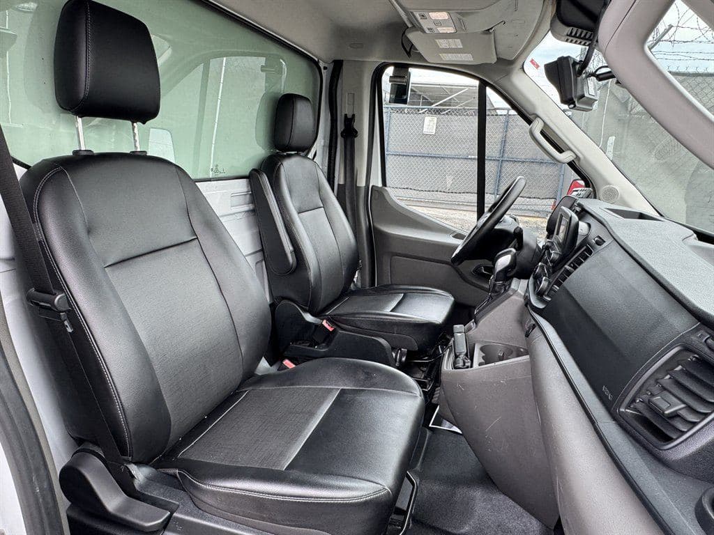 2023 Ford Transit T-350 image 41