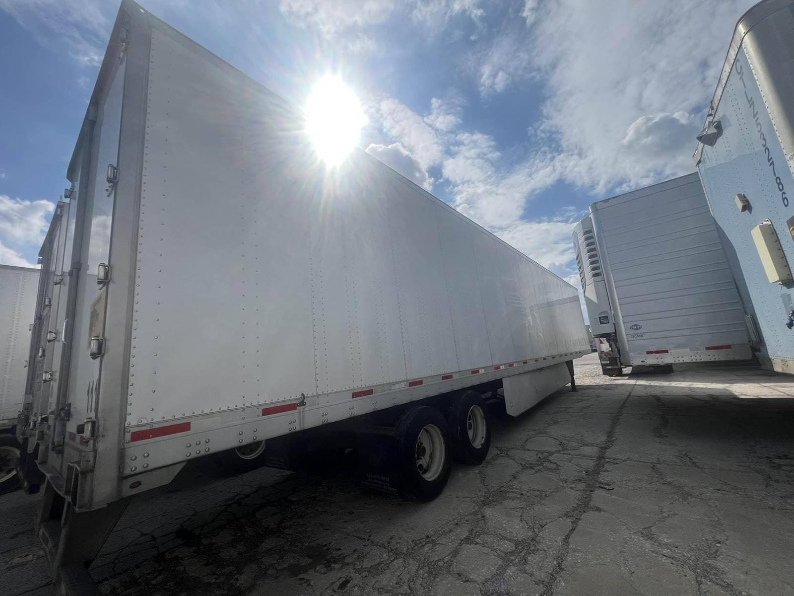 2019 Utility 4000D-X image 4
