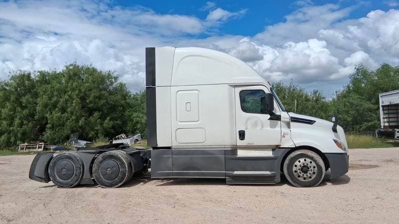 2020 Freightliner Cascadia image 7