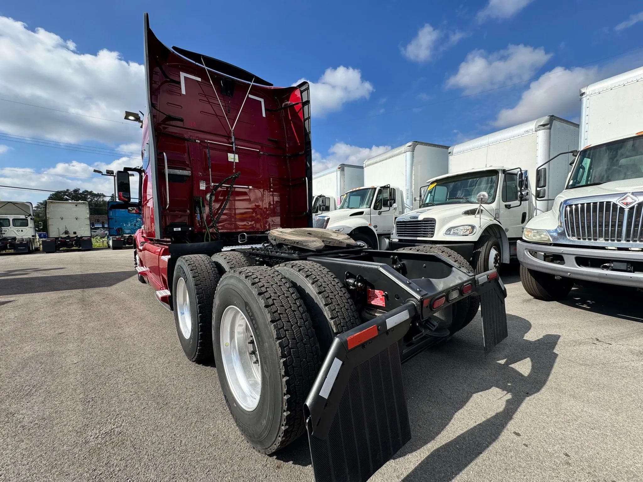 2021 Volvo VNL image 14
