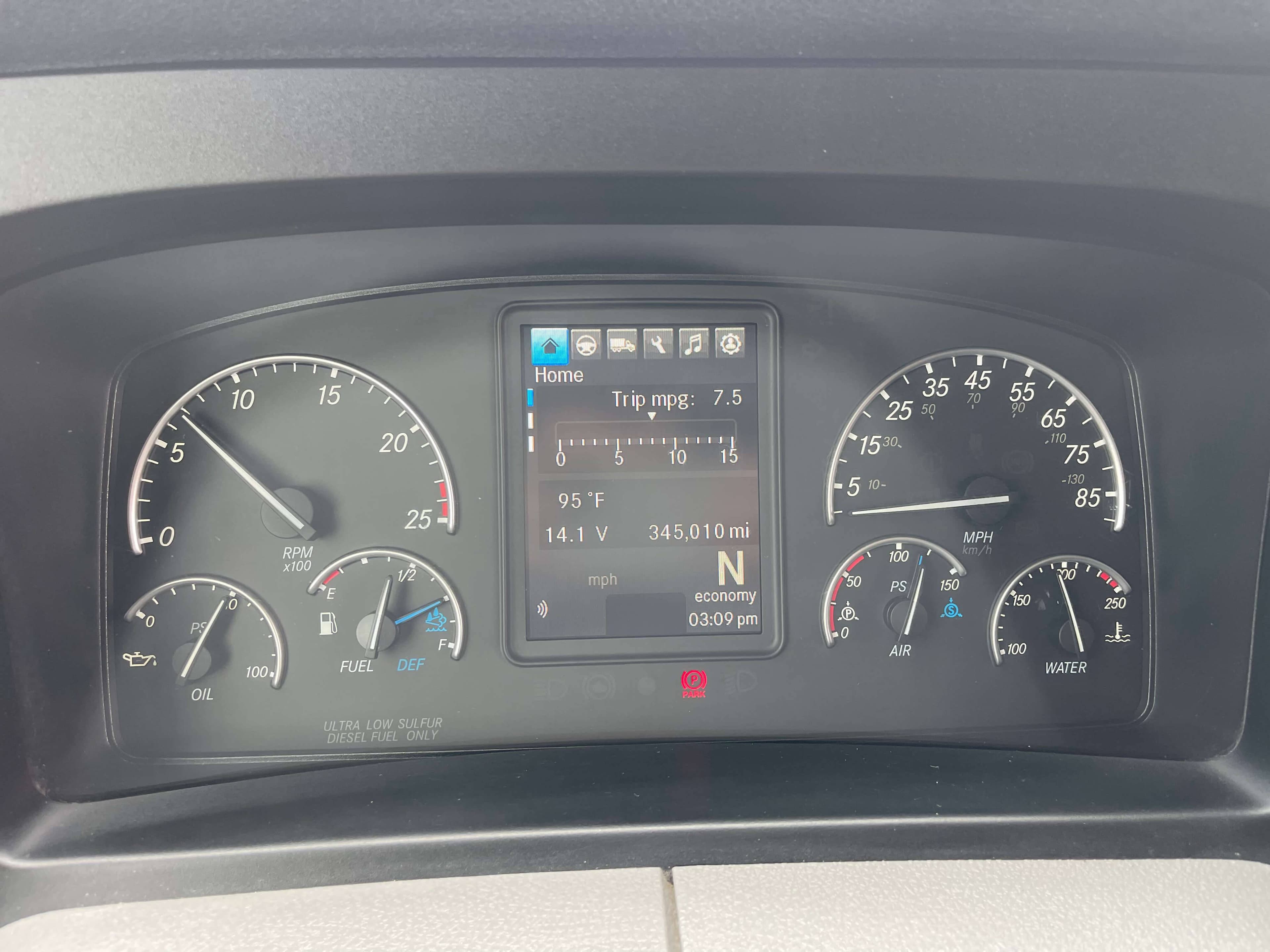 2022 Freightliner Cascadia 126 image 11