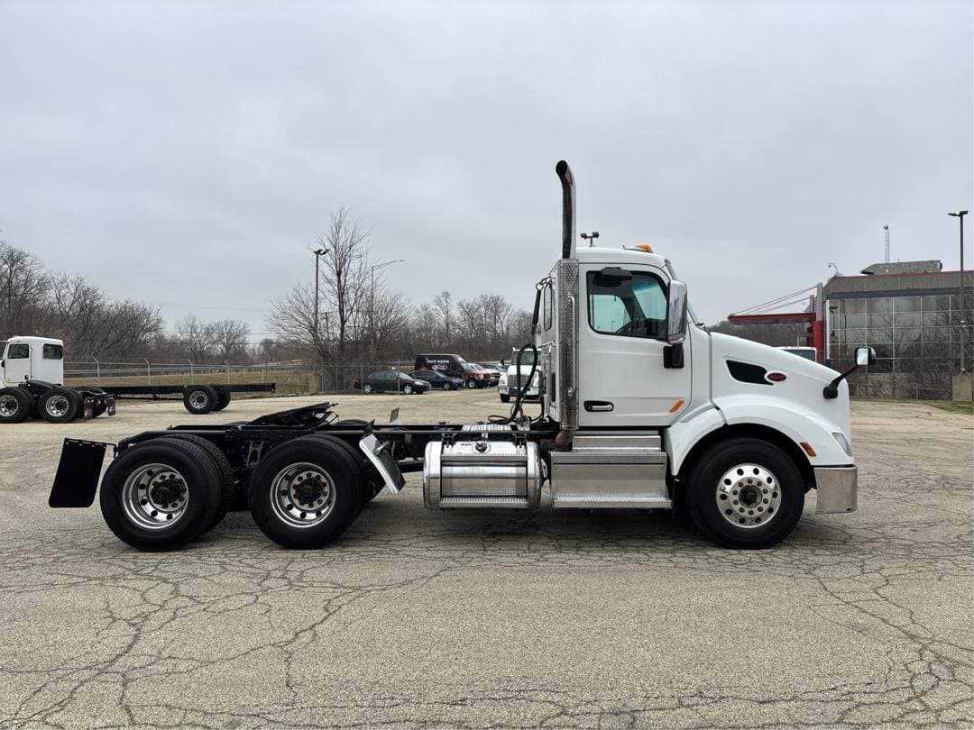 2020 Peterbilt 579 image 7