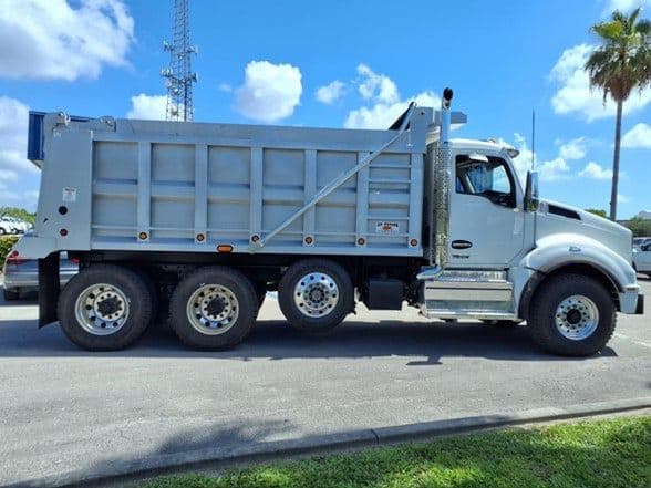 2025 Kenworth T880 image 8