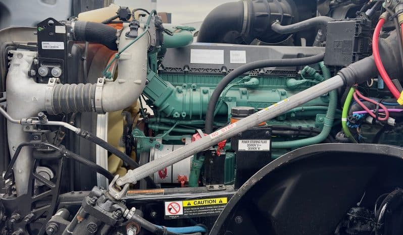 2024 Volvo VNL image 12
