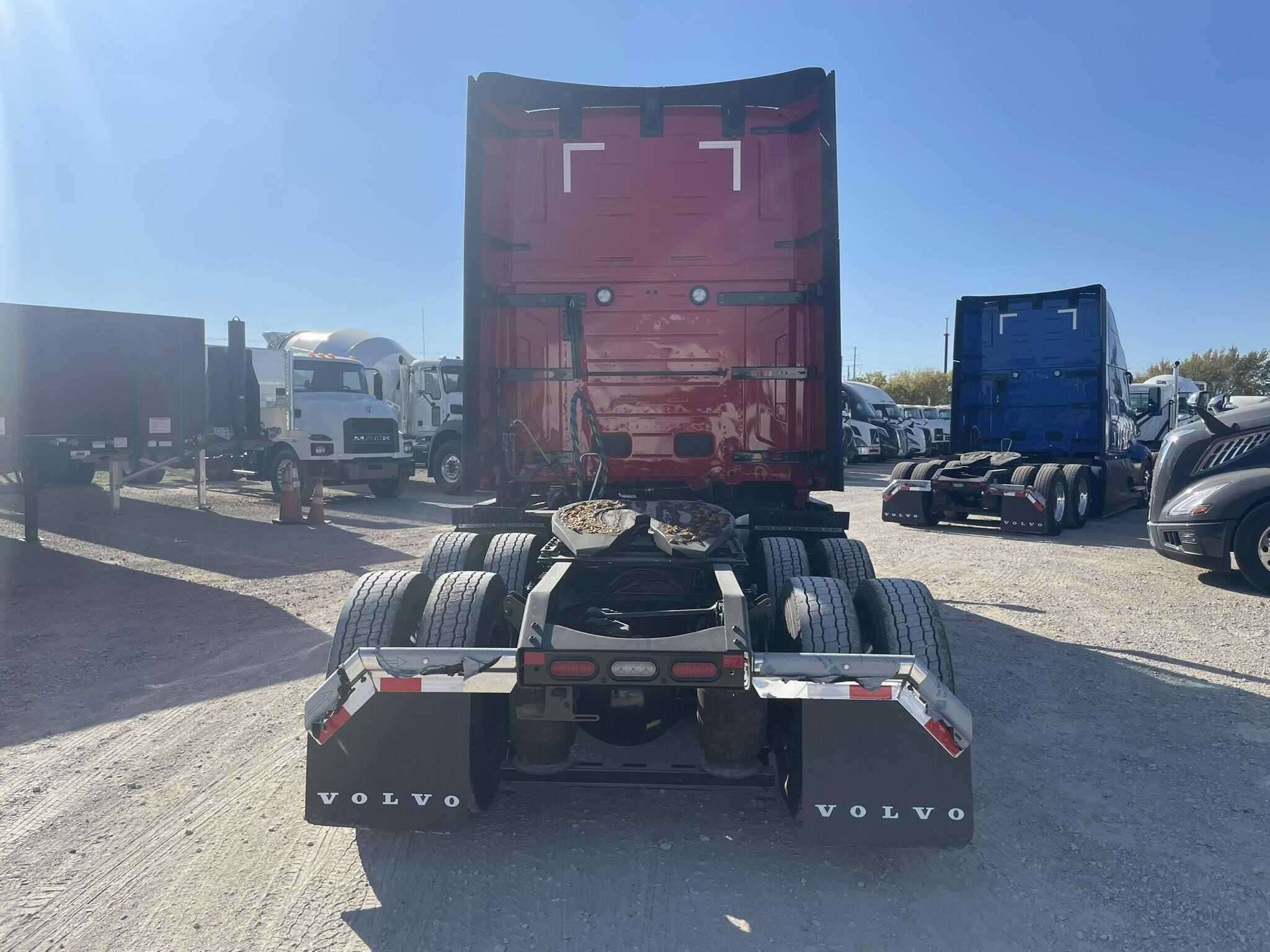 2026 Volvo NEW VNL image 8