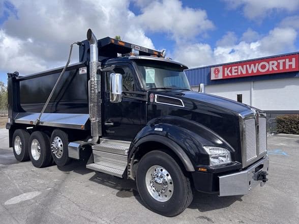 2026 Kenworth T880 image 1