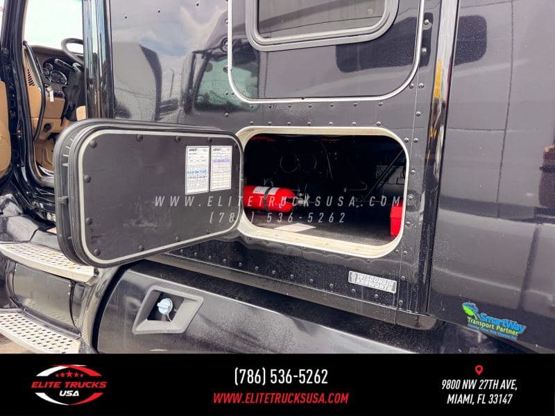2017 Kenworth T680 image 34