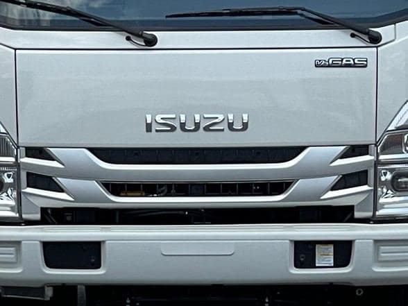2025 Isuzu NRR image 12