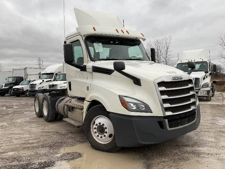 2018 Freightliner Cascadia image 1
