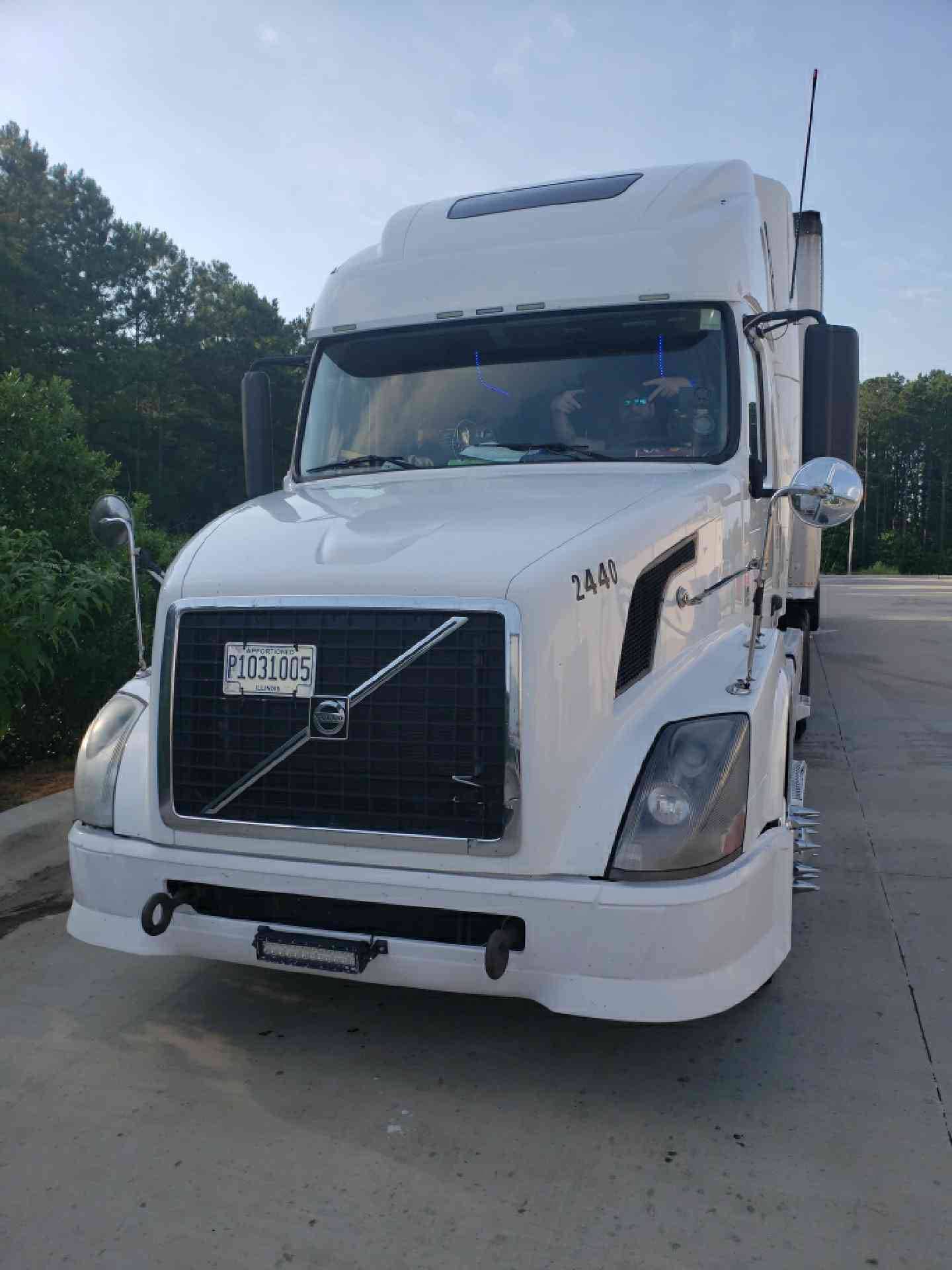 2012 Volvo VN image 1