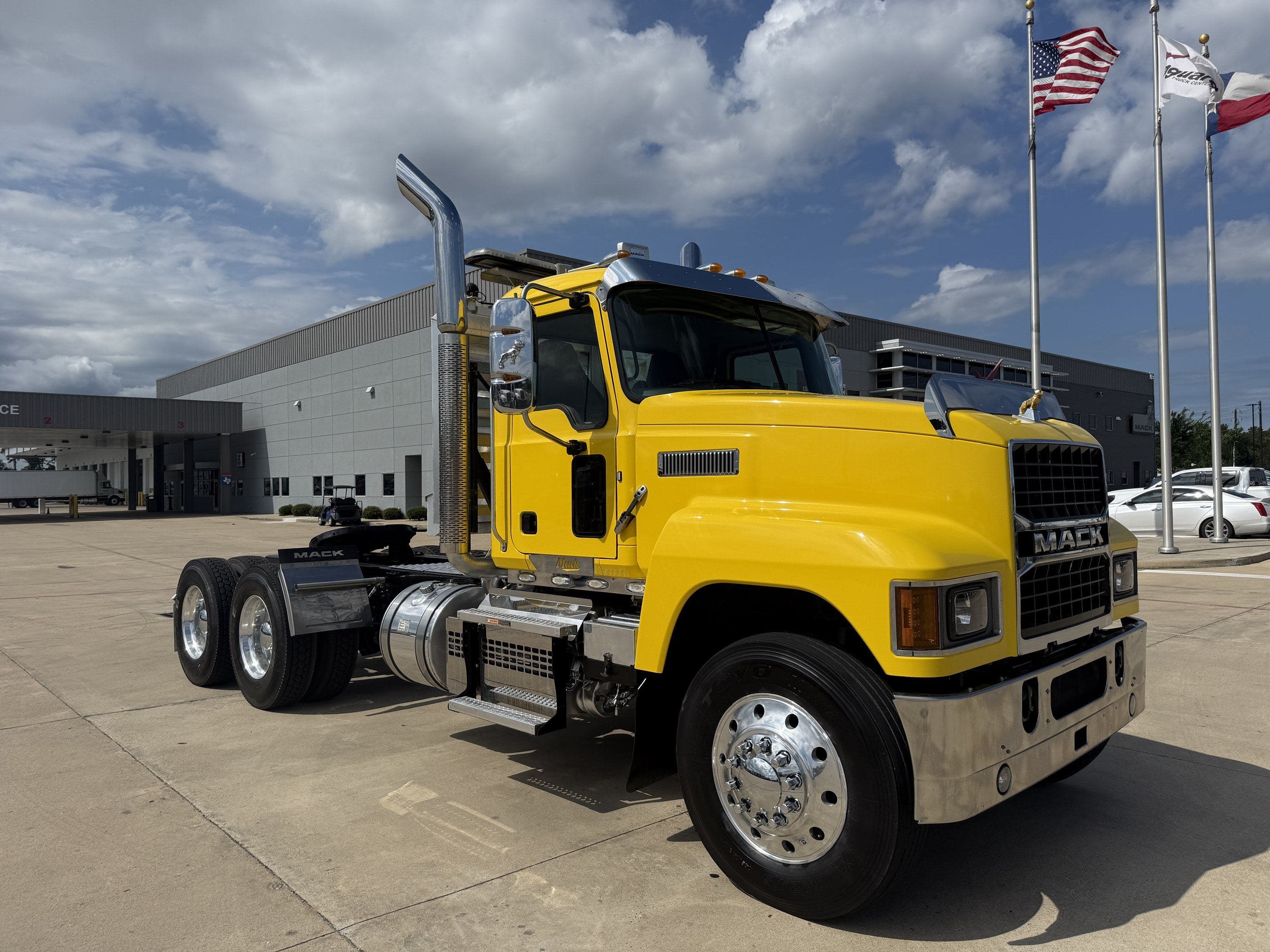 2025 Mack PINNACLE 64T image 12