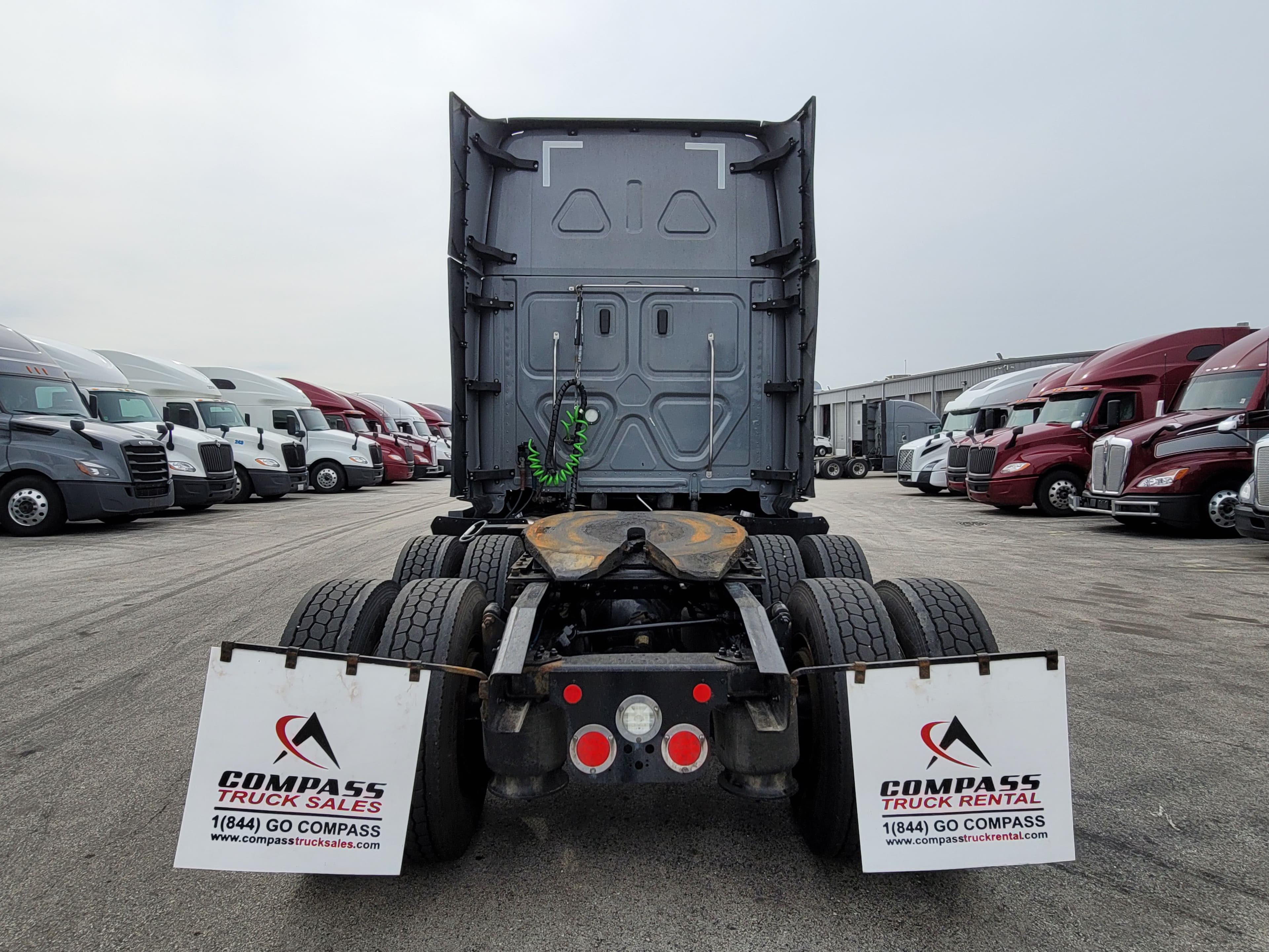 2022 Freightliner Cascadia 126 image 3