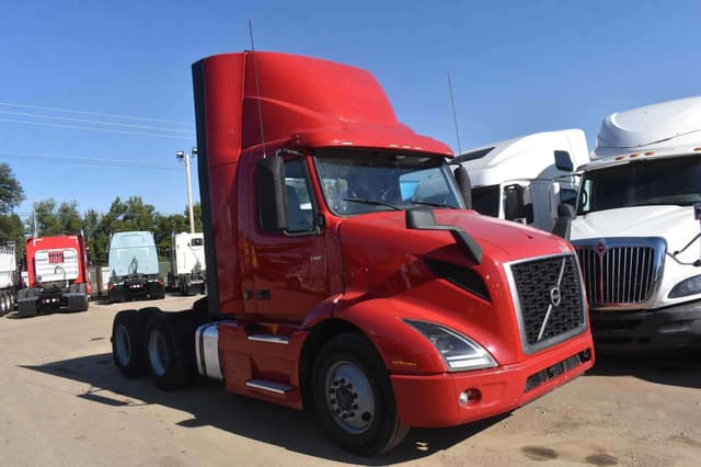 2020 Volvo VNR
