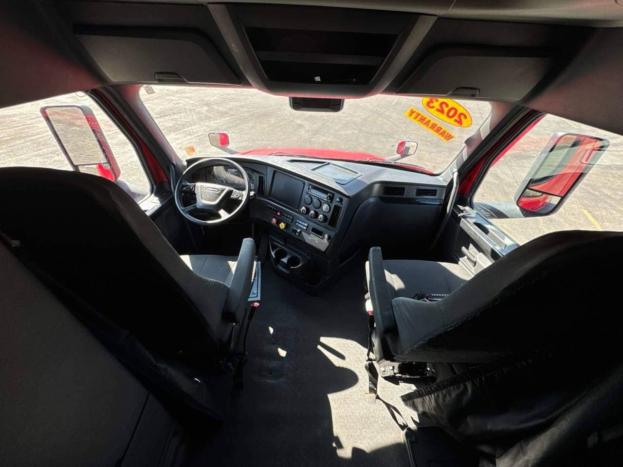 2023 Freightliner Cascadia 126 image 13