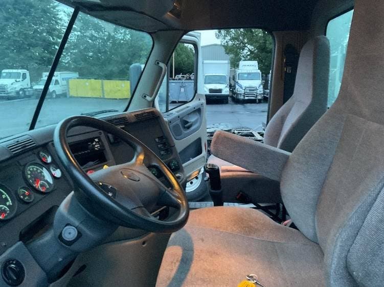 2018 Freightliner Cascadia image 10