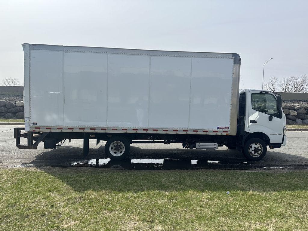 2018 Hino 155 image 7