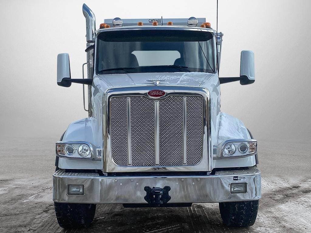 2024 Peterbilt 567 image 2