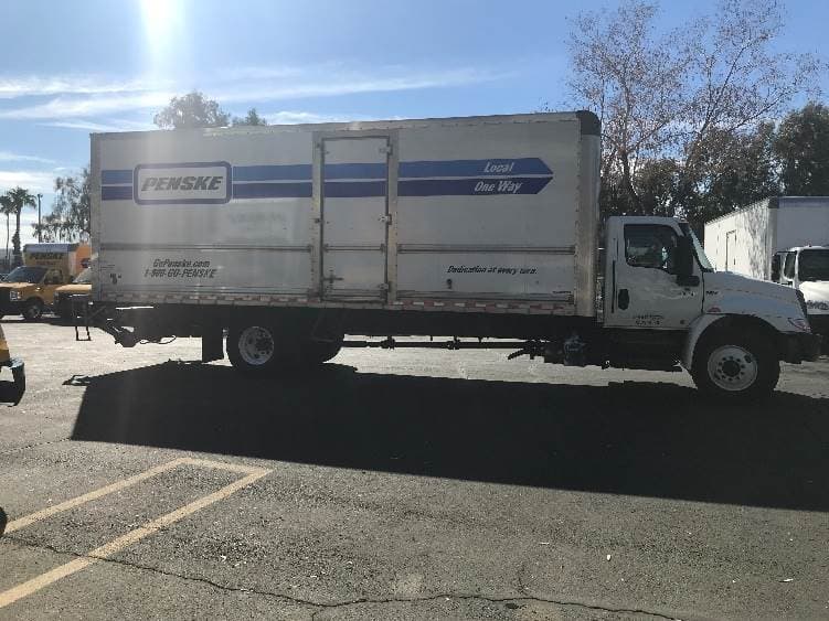 2022 International MV607 Box Truck - 220HP, 6 Speed Automatic, Roll up Door image 15