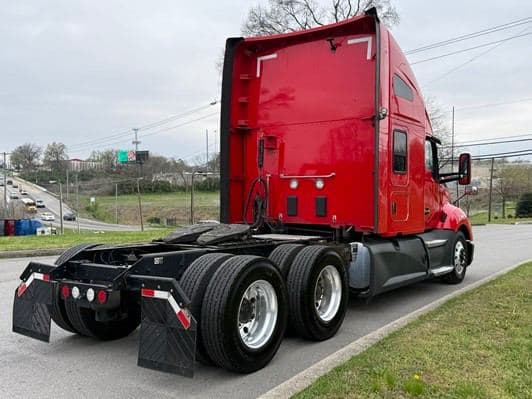 2022 Kenworth T680 image 13