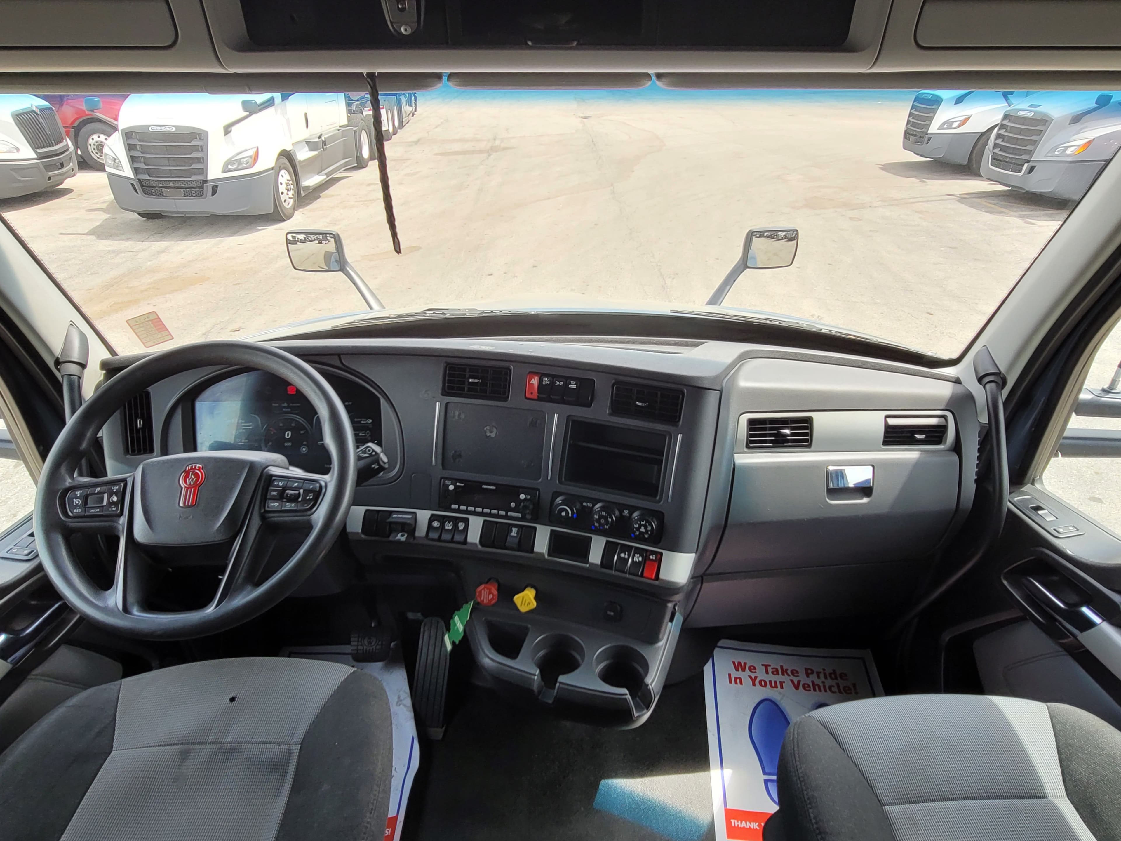 2023 Kenworth T680 image 10