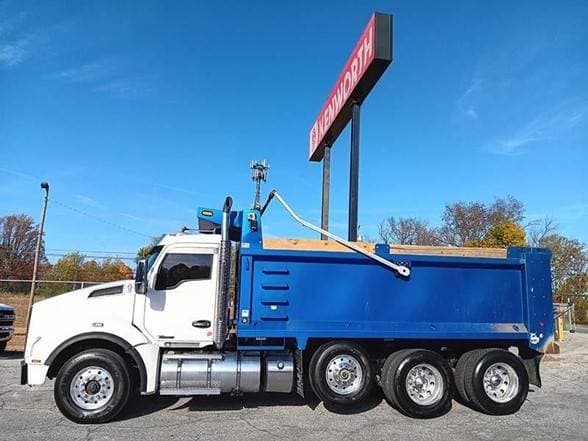 2021 Kenworth T880 image 2