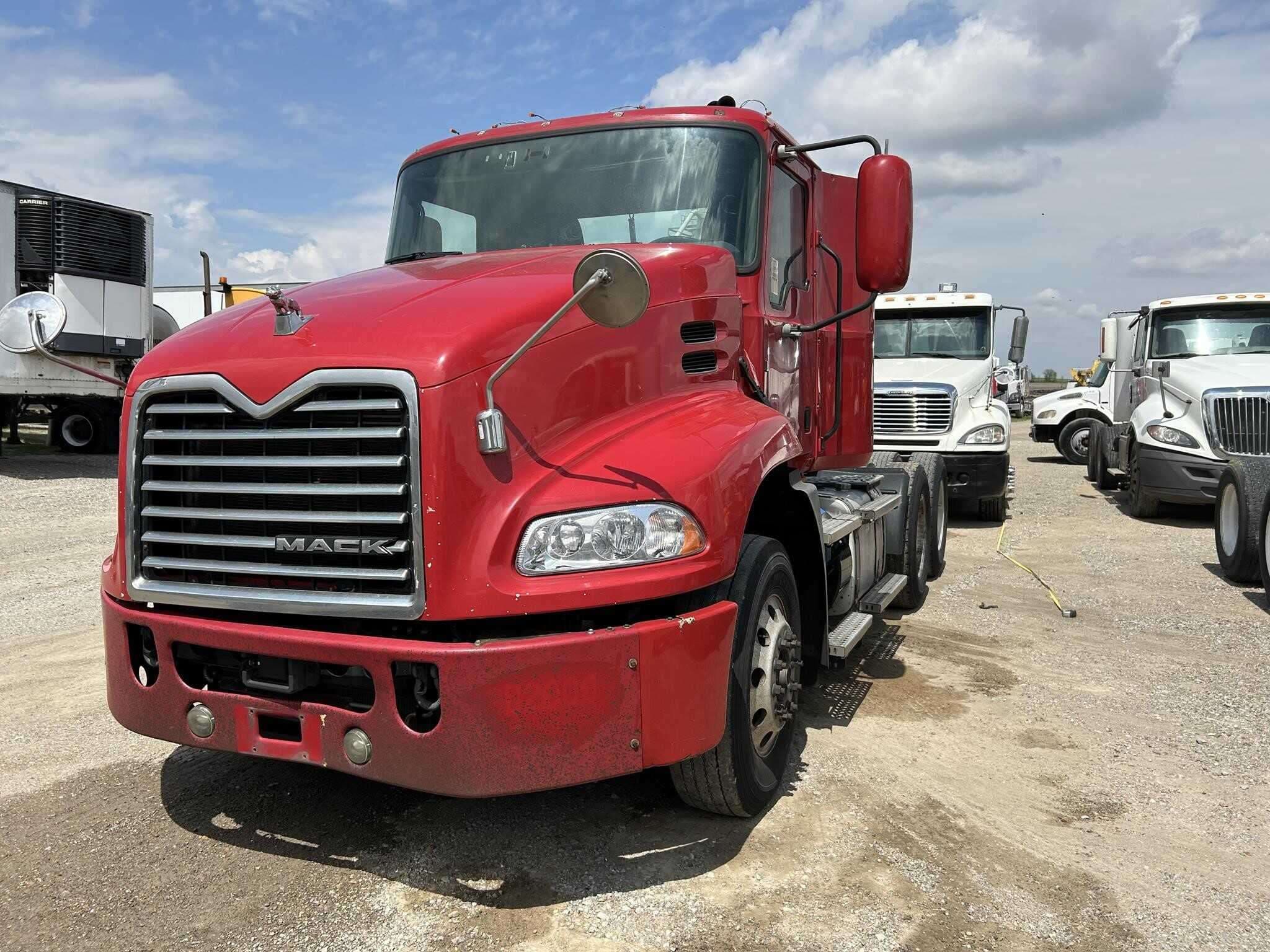 2017 Mack CXU613 Pinnacle image 1