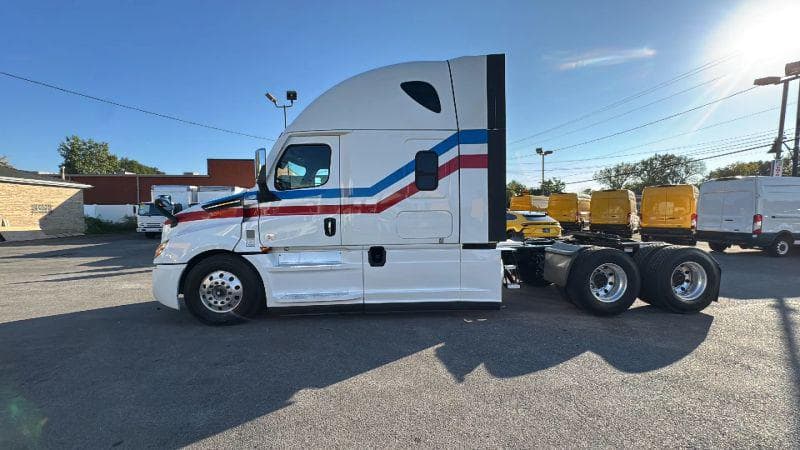 2021 Freightliner Cascadia image 6