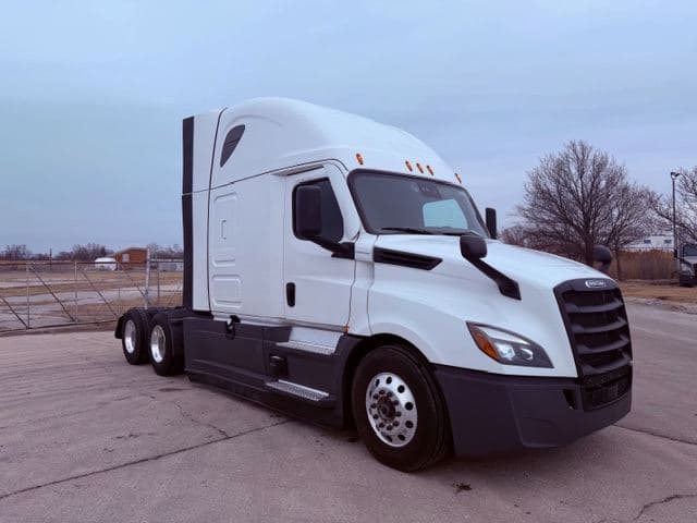 2024 Freightliner Cascadia image 2