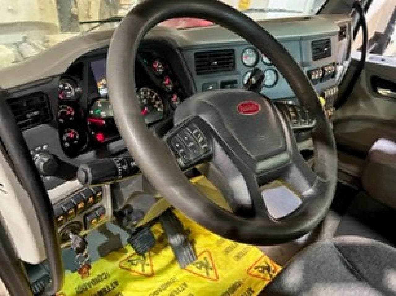 2021 Peterbilt 567 image 6