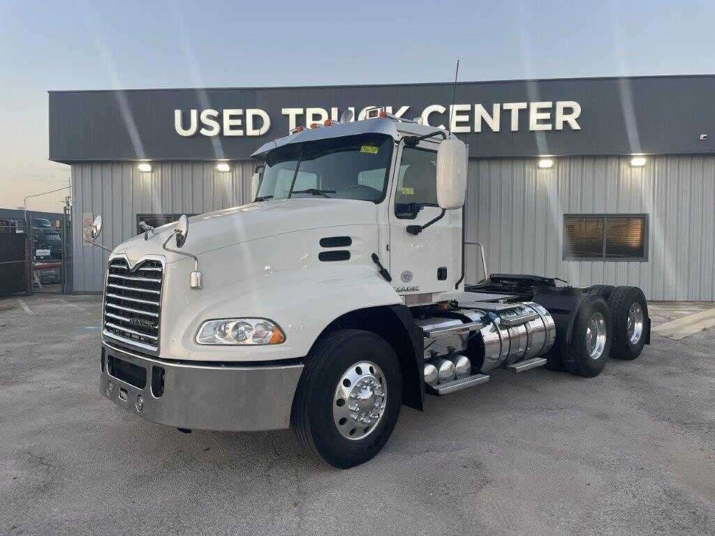 2018 Mack CXU613 Pinnacle image 1