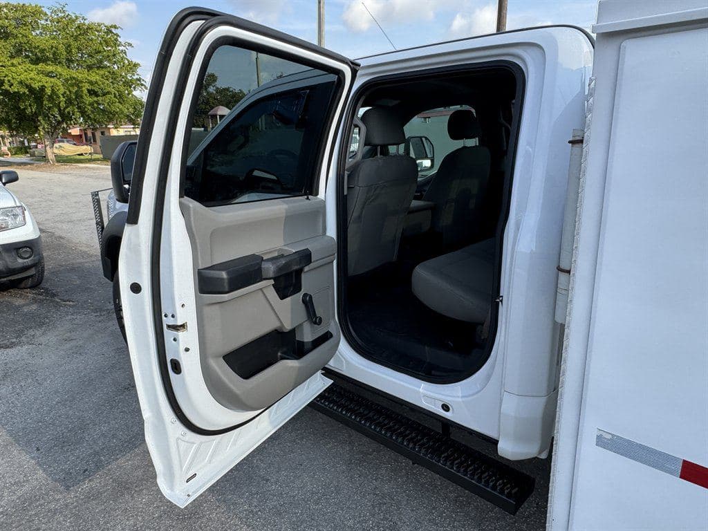 2018 Ford F550 image 49