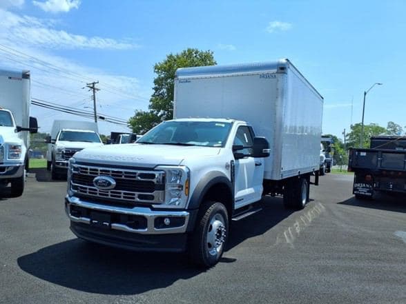 2025 Ford F550 image 2