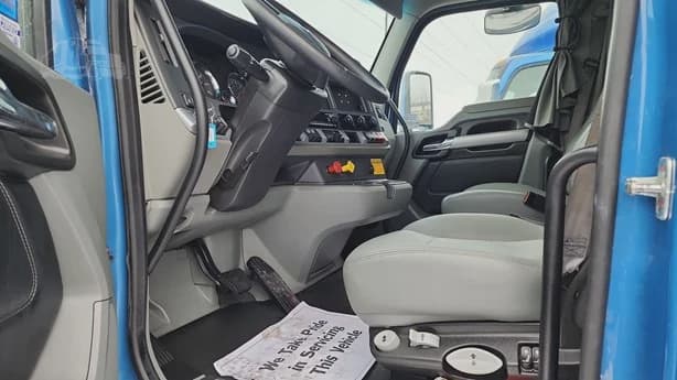 2021 Kenworth T680 image 5