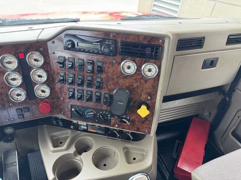 Used 2016 INTERNATIONAL 5900 image 24