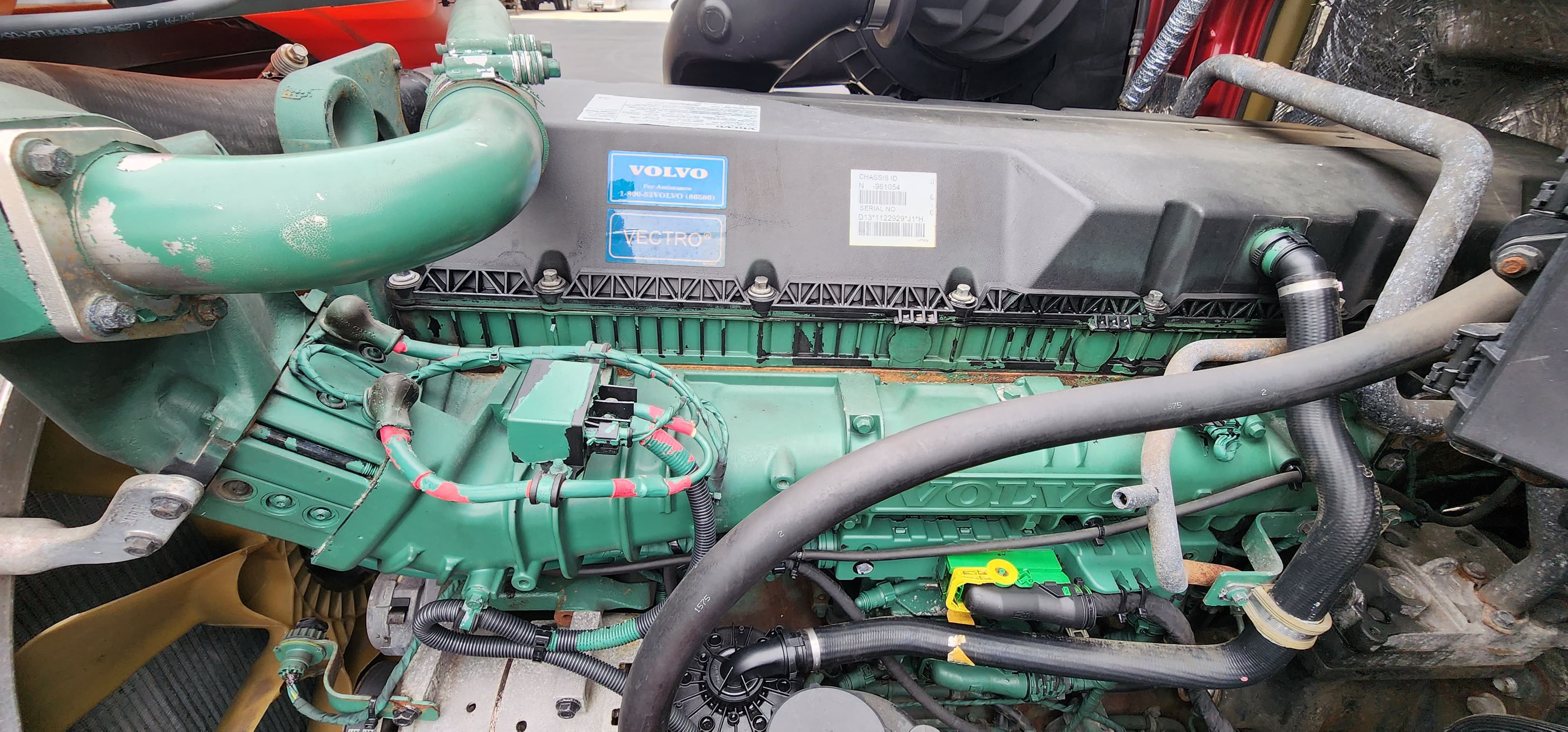 2016 Volvo VNL670 image 10