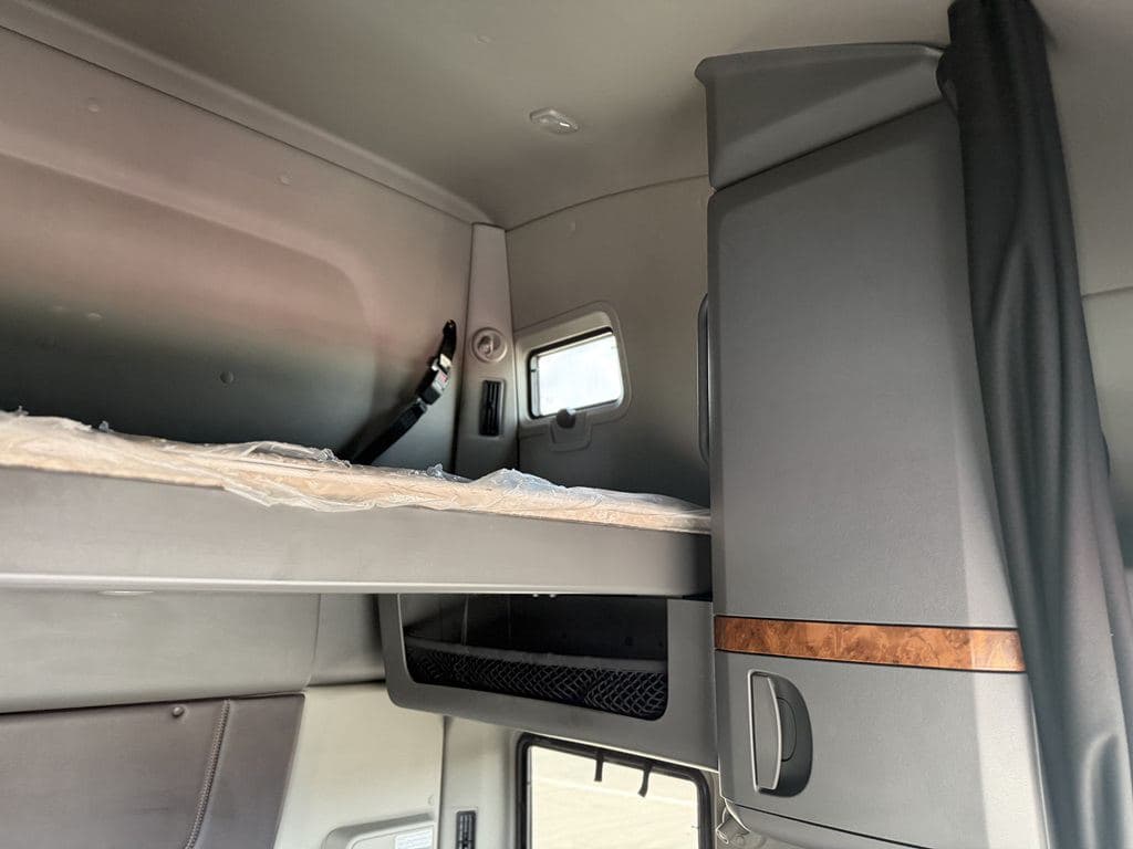 Used 2021 INTERNATIONAL LT625 image 28