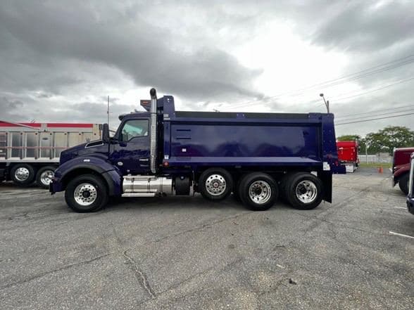 2025 Kenworth T880 image 14