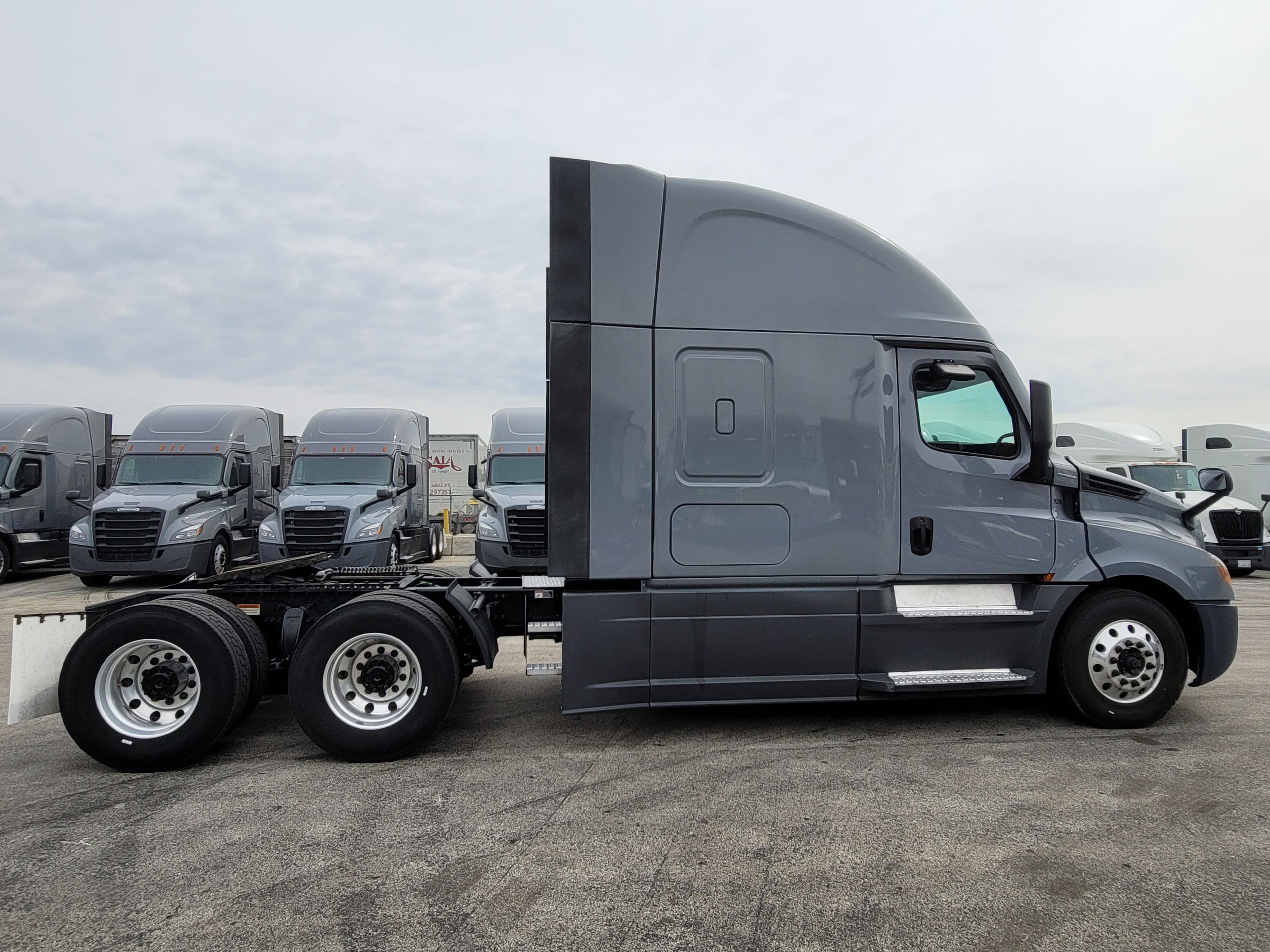 2022 Freightliner Cascadia 126 image 4