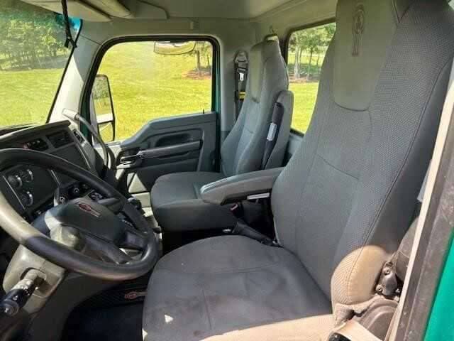 2019 Kenworth T880 image 11