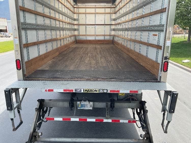 2022 International MV607 Box Truck - 220HP, 6 Speed Automatic, Roll up Door image 10